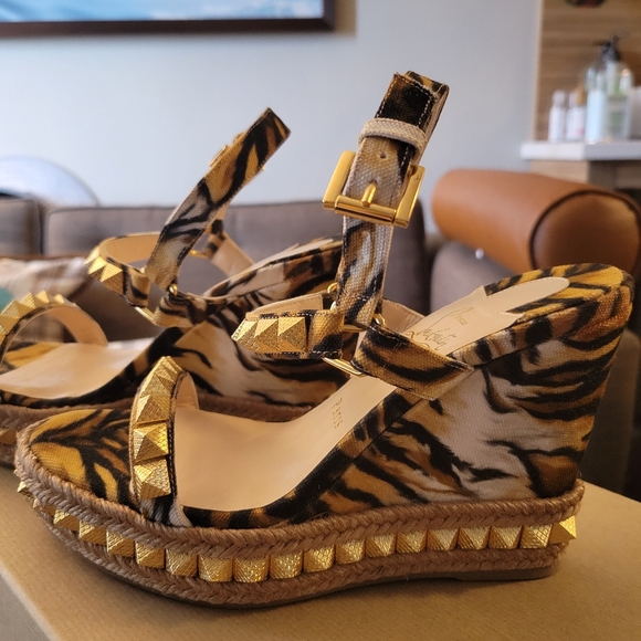 Christian Louboutin Shoes - Christian Louvoutin Pyraclou 110 Toille Bengals 38